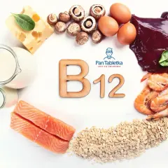 Drewniane litery B12 otoczone przez łososia, krewetki, wątróbkę, jajka, ser, mleko, grzyby i płatki owsiane.