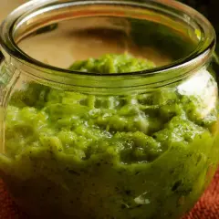 Domowe pesto w słoiku, idealne do makaronu. Zobacz, jak zrobić pesto!