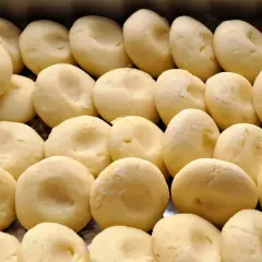 Gotowe do gotowania kluski śląskie, idealne do sosu. Zobacz, jak zrobić kluski śląskie krok po kroku!
