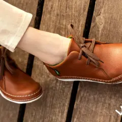 Buty wegańskie co to? Poznaj ich zalety i ekologiczne materiały