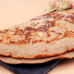 Słodki omlet, idealny na śniadanie. Ten przepis na omlet na słodko zachwyci każdego.