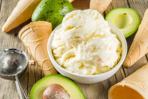 Lody wegańskie z czego są zrobione? Odkryj pyszne składniki
