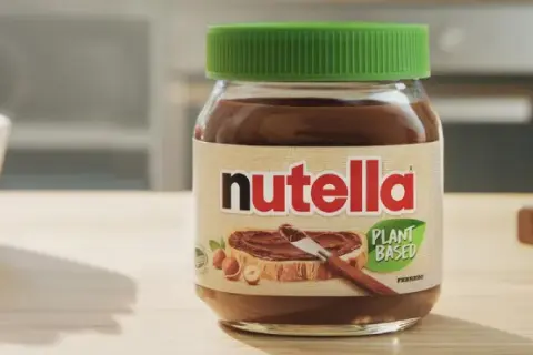 Czy Nutella jest wegańska? Sprawdź skład i nowe wersje bez mleka