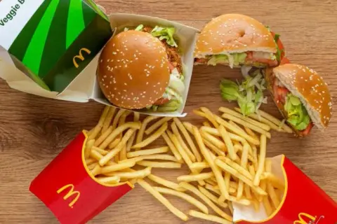 Co jest wegetariańskiego w McDonald's? Sprawdź, co możesz zjeść