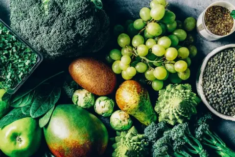 Czym się różni dieta wegańska od wegetariańskiej? Poznaj kluczowe różnice