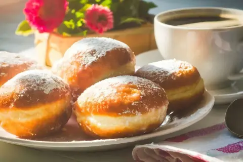 Gdzie kupić wegańskie pączki? Sprawdź najlepsze miejsca w Polsce