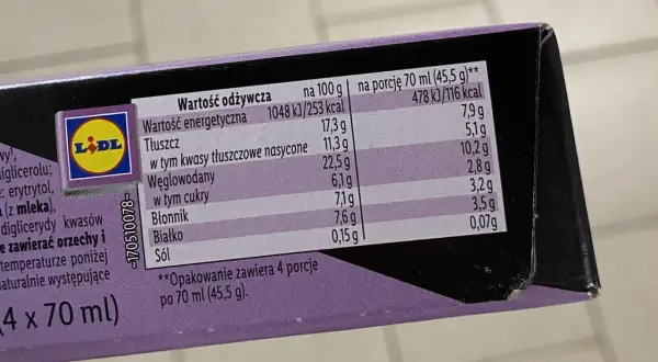 Gdzie kupić lody proteinowe Gelatelli? Opakowanie zawiera tabelę wartości odżywczych, w tym kalorie, tłuszcz, węglowodany i białko.