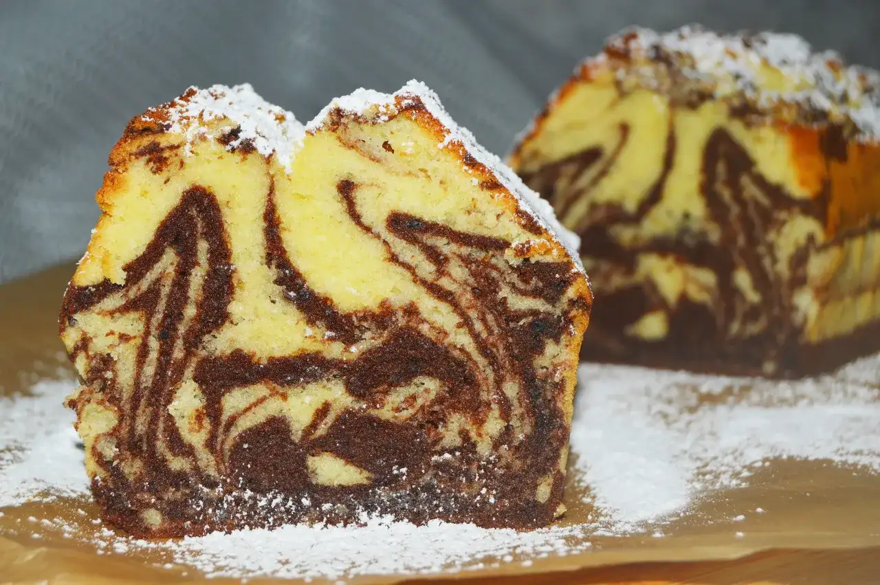 Babka marmurkowa na oleju - wilgotna i puszysta. Sprawdź!