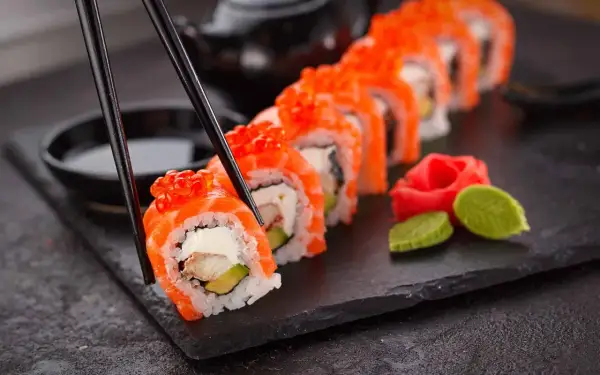 Czy sushi jest fit? Odkryj zdrowe opcje i unikaj kalorii